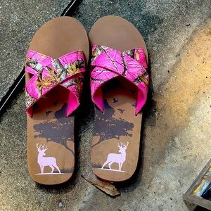 Real tree Womens sandals. Size Large/XL. =8-9